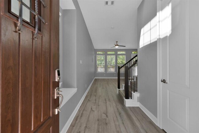 Building Photo - 91 Aventura Pl