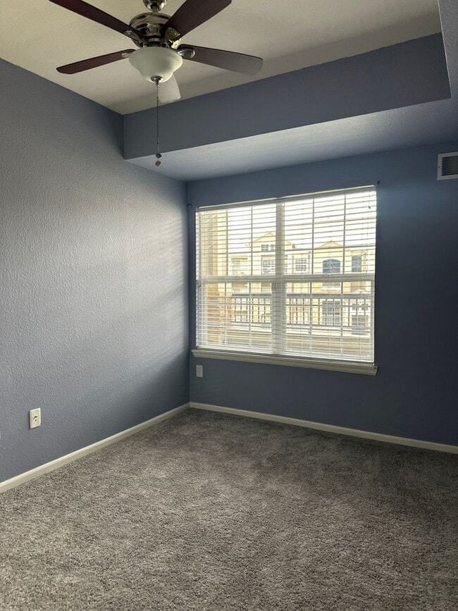 Building Photo - 1425 Blue Sky Cir
