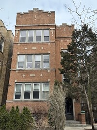 Building Photo - 6327 N Oakley Ave