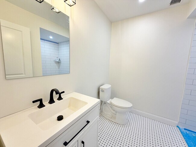 Building Photo - 28 Pitcher Ave