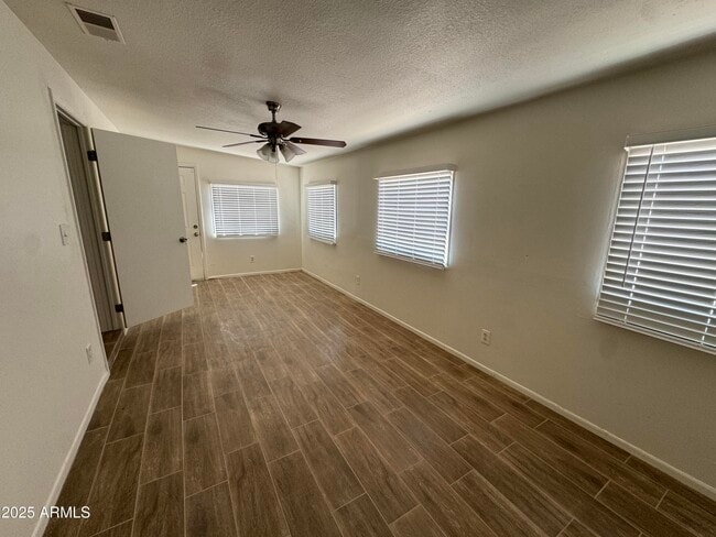 Building Photo - 1718 W Oraibi Dr