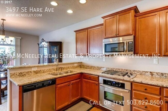 Building Photo - 3497 SE Hare Ave