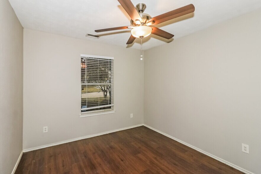 Building Photo - 4786 Wind Trace Dr