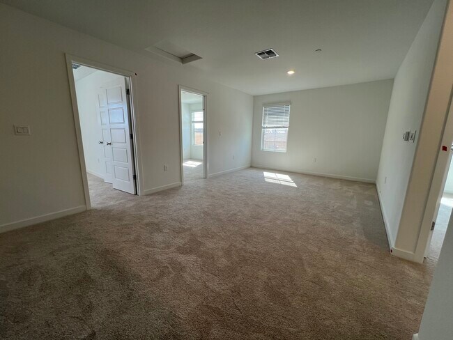 Building Photo - CALIFORNIA-4438