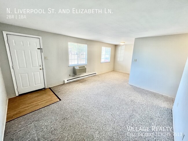 Building Photo - Few Steps! Top floor! Affordable 2-Bed wit...