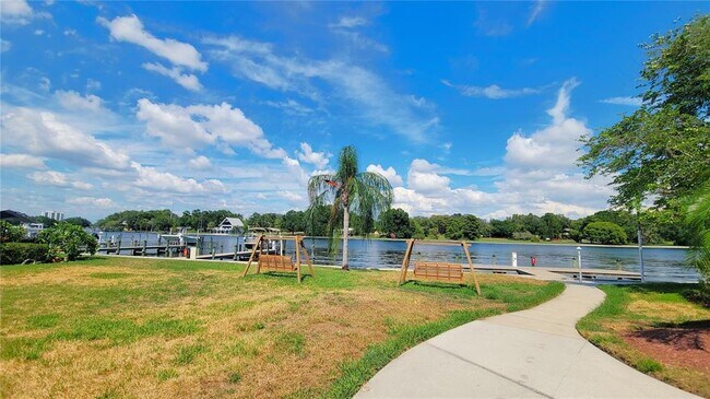 Building Photo - 2424 W Tampa Cir