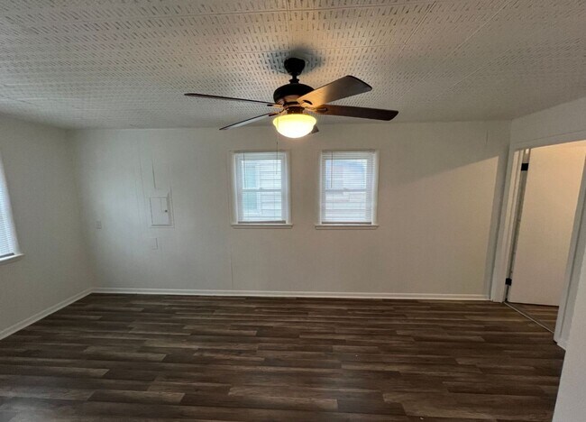 Building Photo - Charming 3 Bedroom Home in Independence!