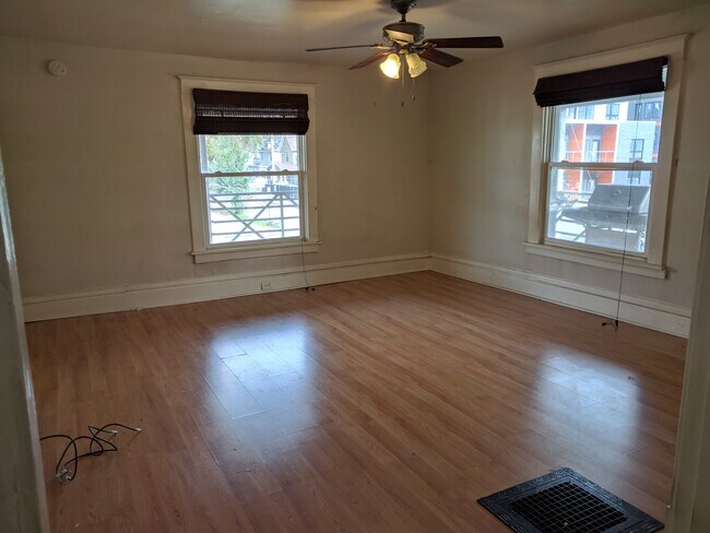 Building Photo - 634 Lake Michigan Dr NW