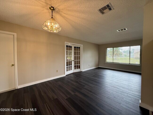 Building Photo - 1490 Van Buren Ave SE