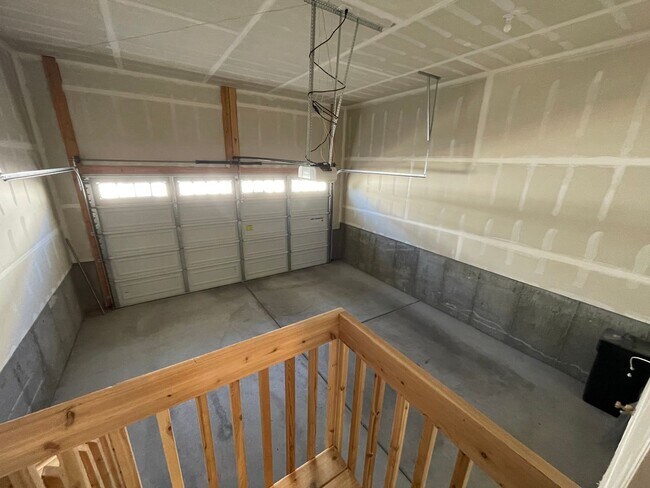 Building Photo - 280 E Brigham Ln