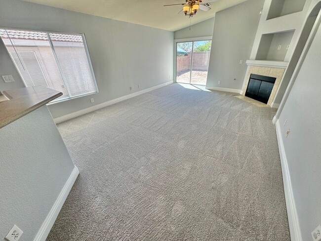 Building Photo - Stunning 4 bedroom home offering comfort and space in North Las Vegas