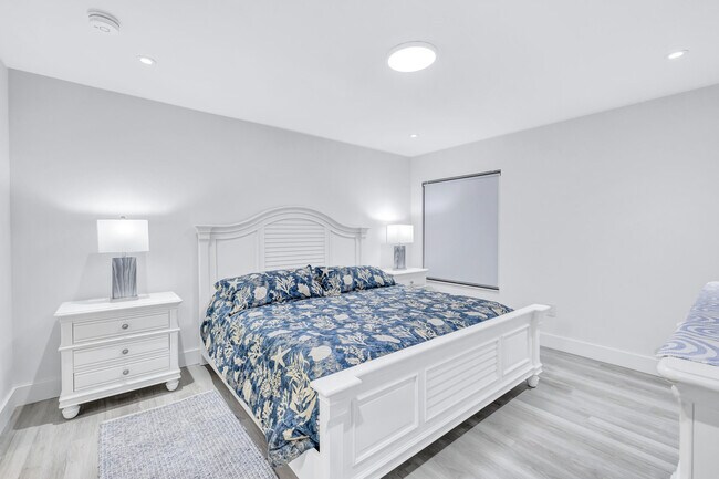 Building Photo - 351 Club Cir