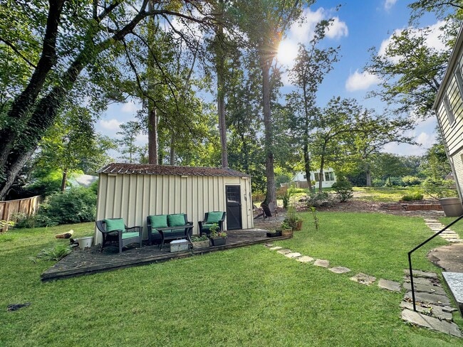 Building Photo - Fabulous Cape Cod in the West End!!  *MOVE...