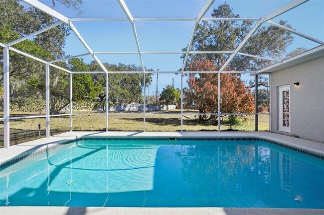 Building Photo - 918 Academy Dr