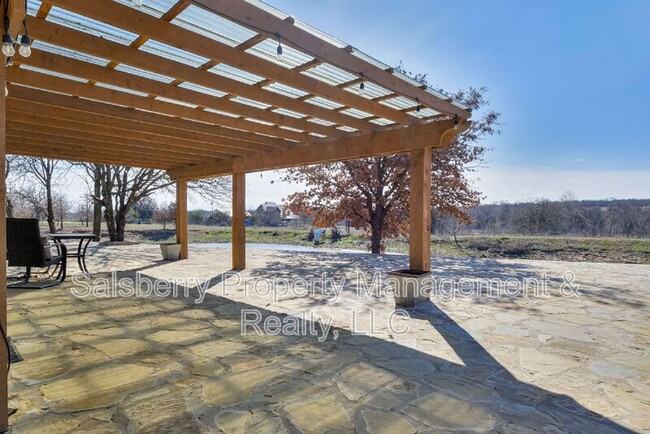 Building Photo - 933 Leatherwood Ln