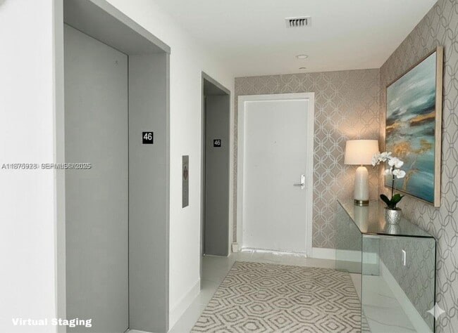 Building Photo - 700 NE 24th St