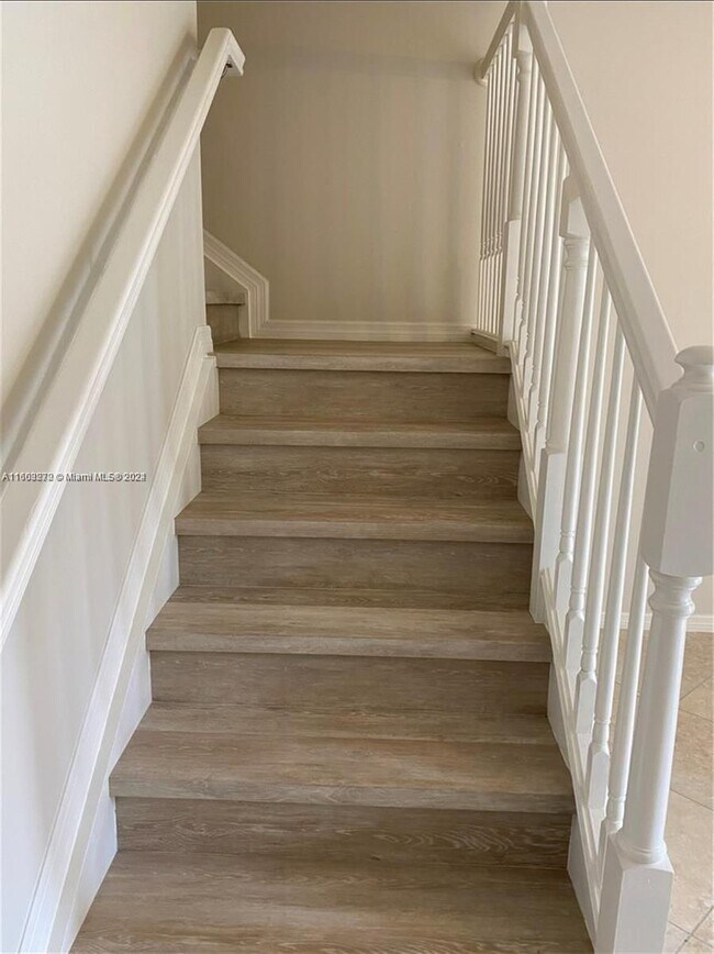 Building Photo - 5236 SW 77th Way