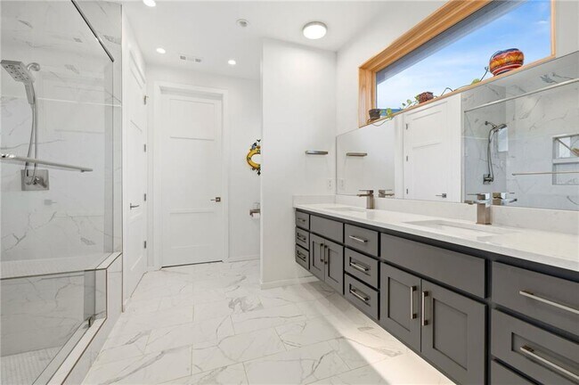 Building Photo - 632 Bella Vista Rd