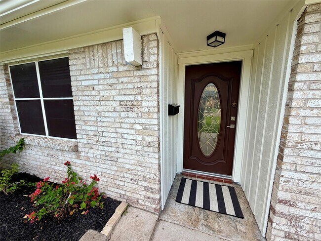 Building Photo - 3428 Hickory Ln