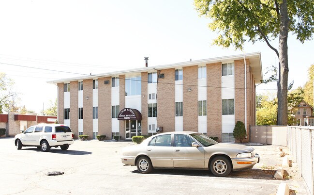 Building Photo - 908 Court St