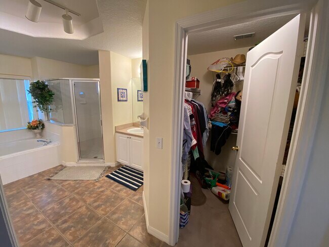 Building Photo - 562 Dolcetto Dr