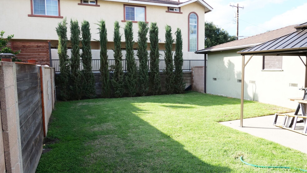 Building Photo - 259 E Puente St