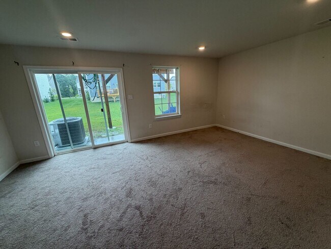 Building Photo - 4-Bedroom Townhouse in Jackson