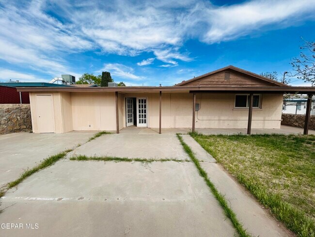 Building Photo - 805 Chile Pl