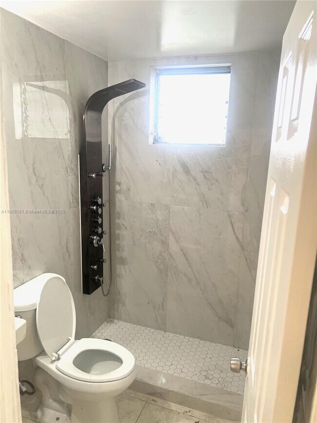 Building Photo - 2127 Cleveland St