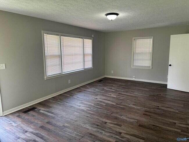 Building Photo - 407 Pecan Ave
