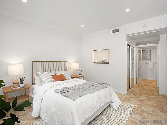 Building Photo - 620 State St