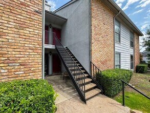 Building Photo - 15151 Berry Trail