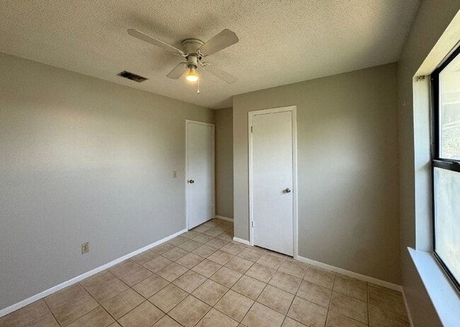 Building Photo - 2716 Banyan St