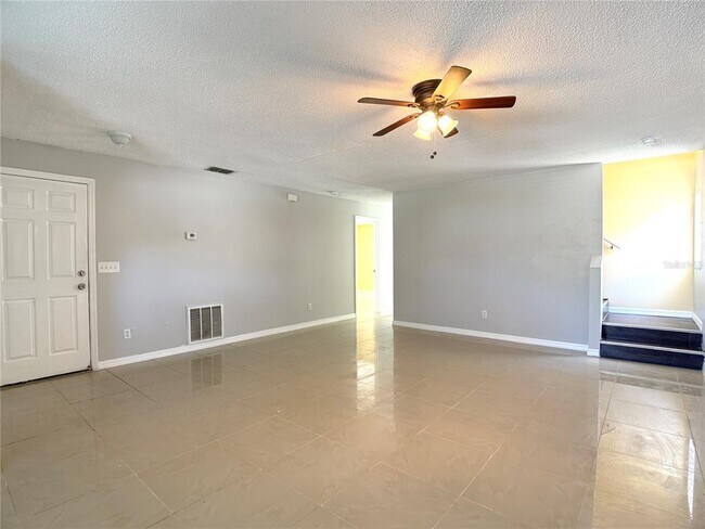 Building Photo - 781 Palmera St