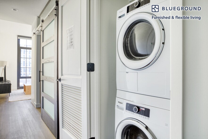 Building Photo - 550 Morse St NE