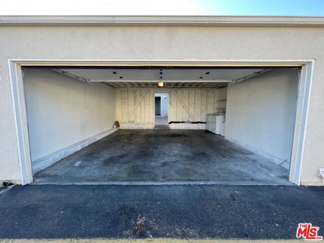 Building Photo - 19142 Haynes St