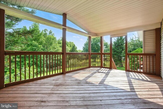 Building Photo - 4739 Bates Dr