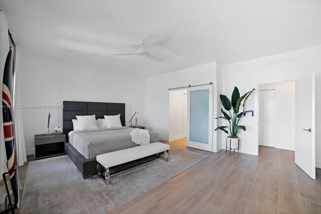 Building Photo - 2424 Fisher Island Dr