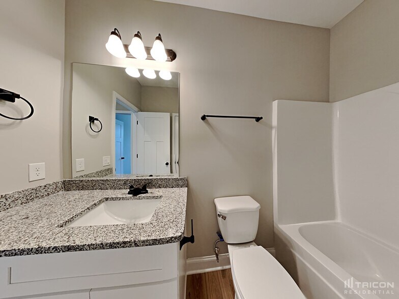 Building Photo - 317 Arbor Cir