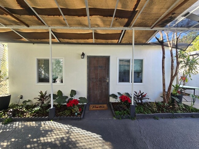 Building Photo - Fully furnished, modern ADU with fully-equipped kitchen shared garden.