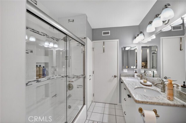 Building Photo - 8631 Larkport Dr