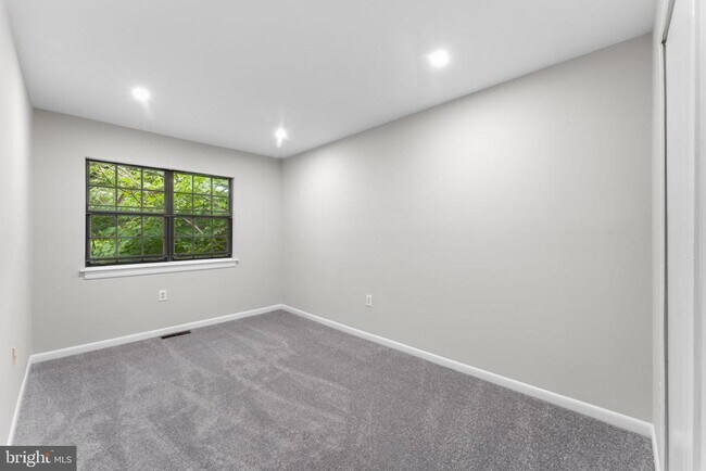Building Photo - 11331 Headlands Ct