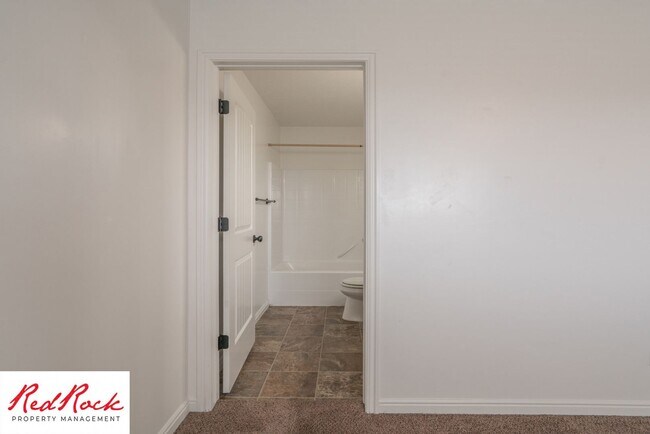 Building Photo - 2801 E 450 N