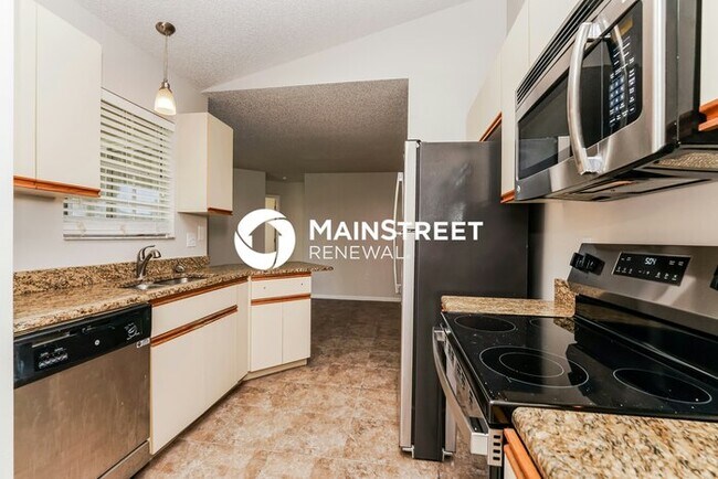 Building Photo - 3 Bedroom Pet-Friendly Home in Sebastian, ...