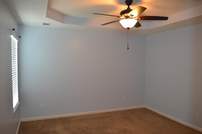 Building Photo - 638 Devon Rd