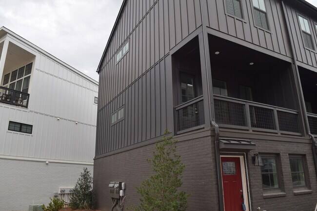 Exterior side view (End unit) - 1233 Cushenberry Ln