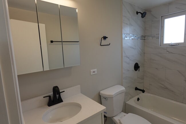 Building Photo - 3118 Martin Ave