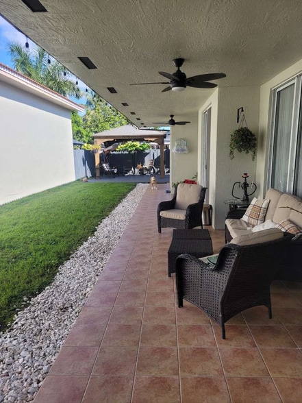 Building Photo - 16909 SW 141st Ct