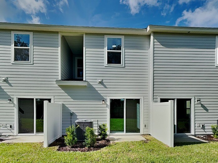 Building Photo - 610 Holly Lks Dr