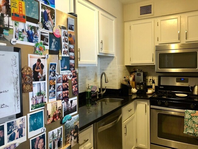 Building Photo - 27 Bowdoin St